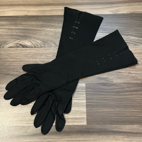 Vintage Saks Fifth Avenue Black Beaded Small Bows Dramatic Slender Elbow Gloves - Picture 4 of 14